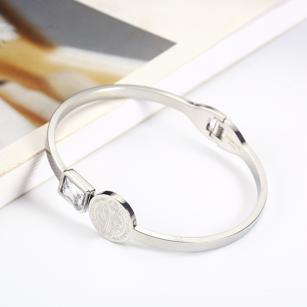 OUFEI Braccialetti Dell'acciai - Women'S Fashion Vogue recensione e prezzo